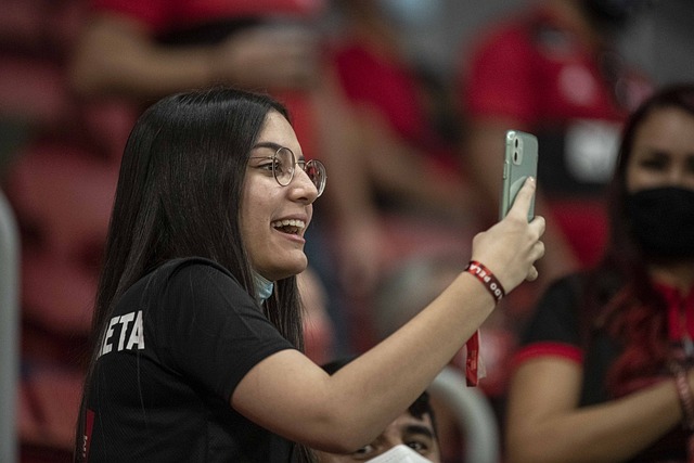 他以出色的 他以出色的